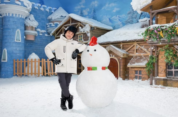 Sun Snowman joins hands with Wang Zulan to paint a cosy winter picture